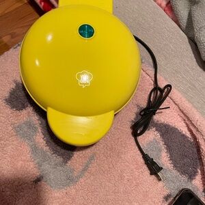 NWOT Yes Chef Yellow personal griddle